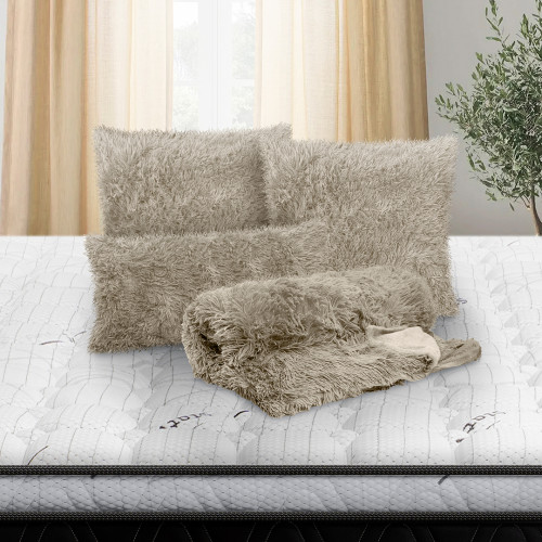Combo Cobija Fluffy + 2 Cojines Fluffy 55x55 + Cojín Fluffy 30x60